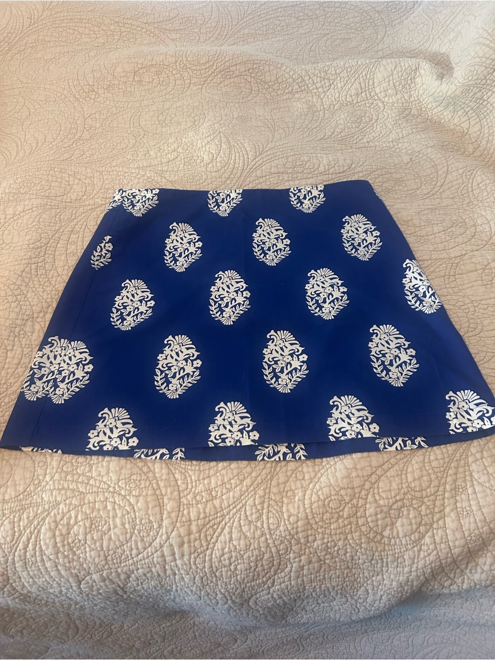 Vineyard Vines Blue Mini Skirt with White Medallion Print
